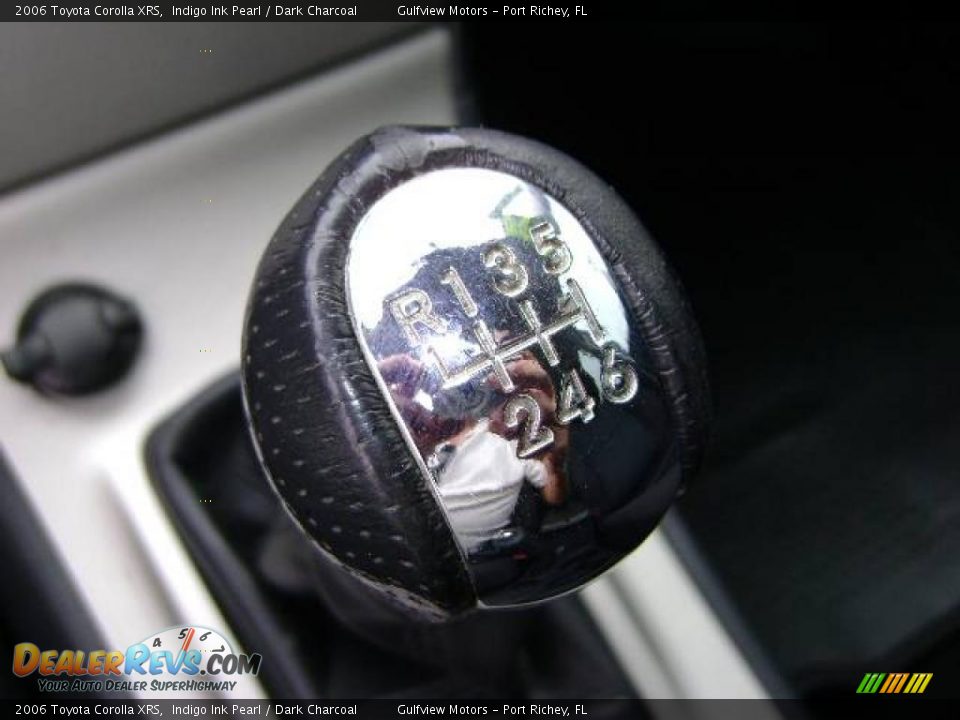 2006 Toyota Corolla XRS Indigo Ink Pearl / Dark Charcoal Photo #31
