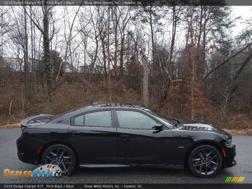 Pitch Black 2019 Dodge Charger R/T Photo #6