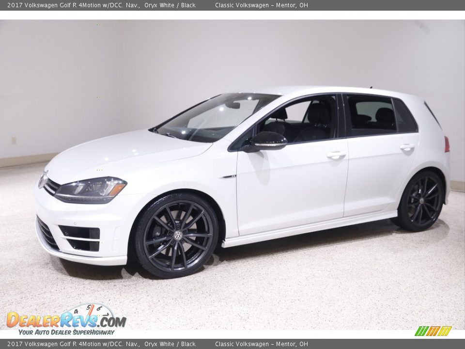 Front 3/4 View of 2017 Volkswagen Golf R 4Motion w/DCC. Nav. Photo #3
