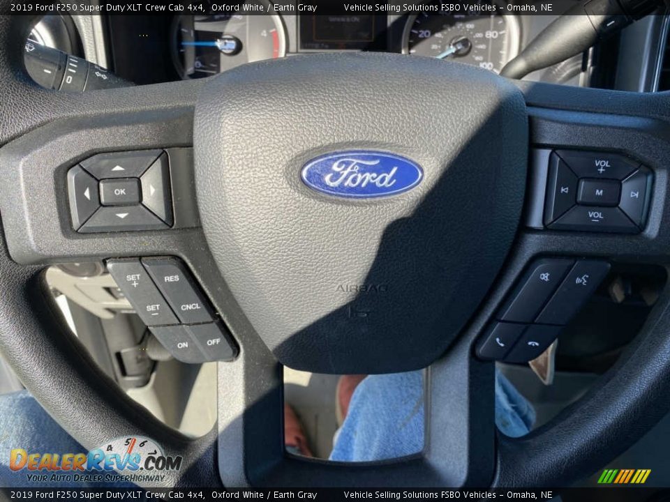 2019 Ford F250 Super Duty XLT Crew Cab 4x4 Oxford White / Earth Gray Photo #9
