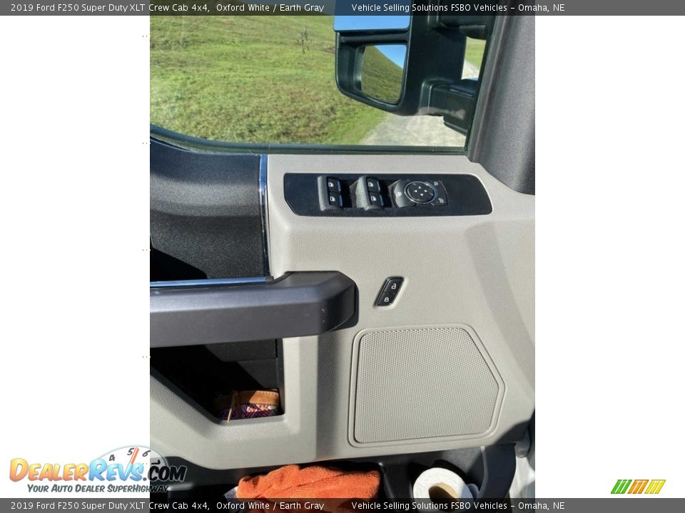 2019 Ford F250 Super Duty XLT Crew Cab 4x4 Oxford White / Earth Gray Photo #11