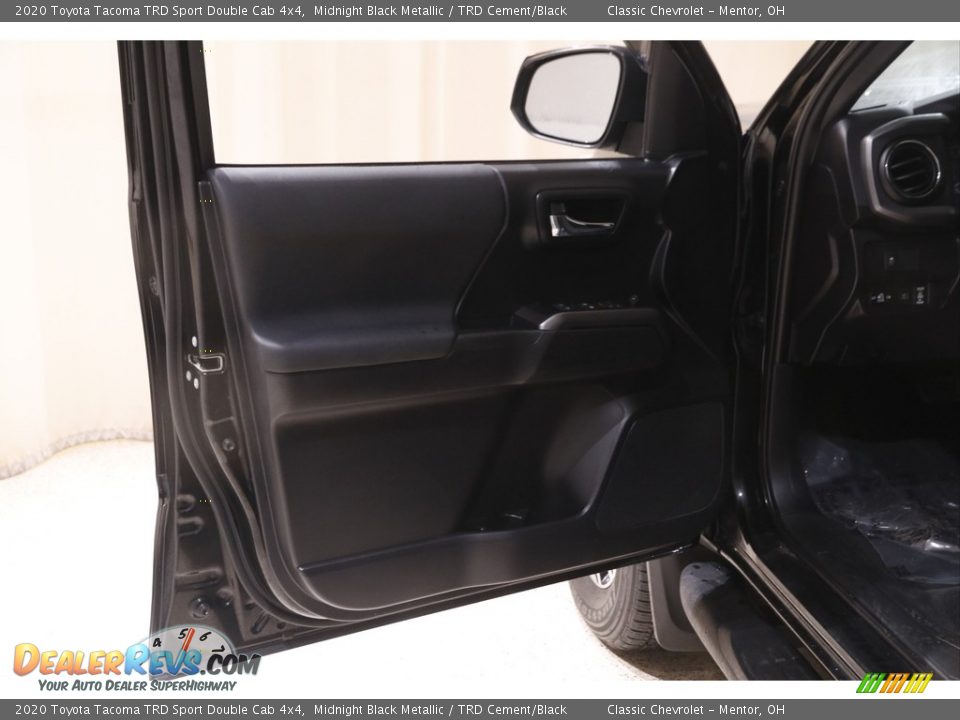 2020 Toyota Tacoma TRD Sport Double Cab 4x4 Midnight Black Metallic / TRD Cement/Black Photo #4