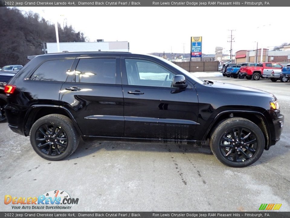 2022 Jeep Grand Cherokee Laredo 4x4 Diamond Black Crystal Pearl / Black Photo #7