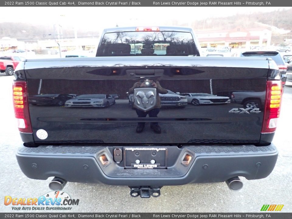 2022 Ram 1500 Classic Quad Cab 4x4 Diamond Black Crystal Pearl / Black Photo #4