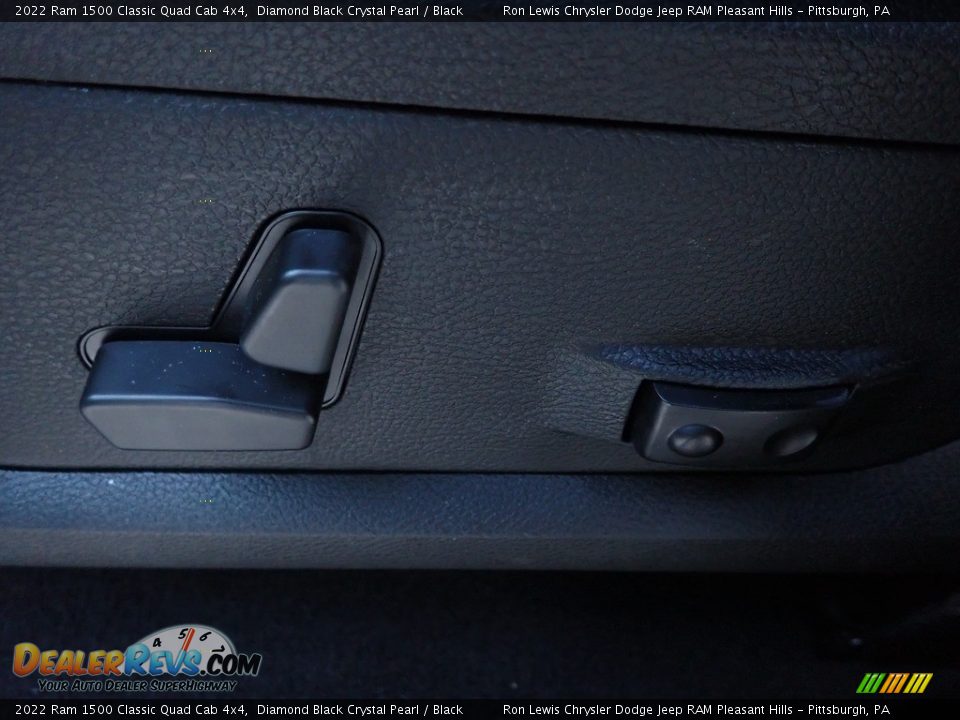 2022 Ram 1500 Classic Quad Cab 4x4 Diamond Black Crystal Pearl / Black Photo #16