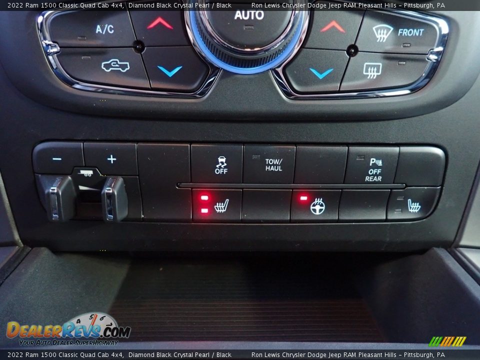 2022 Ram 1500 Classic Quad Cab 4x4 Diamond Black Crystal Pearl / Black Photo #18