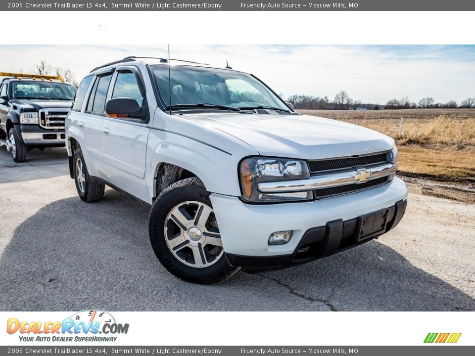 2005 Chevrolet TrailBlazer LS 4x4 Summit White / Light Cashmere/Ebony Photo #1