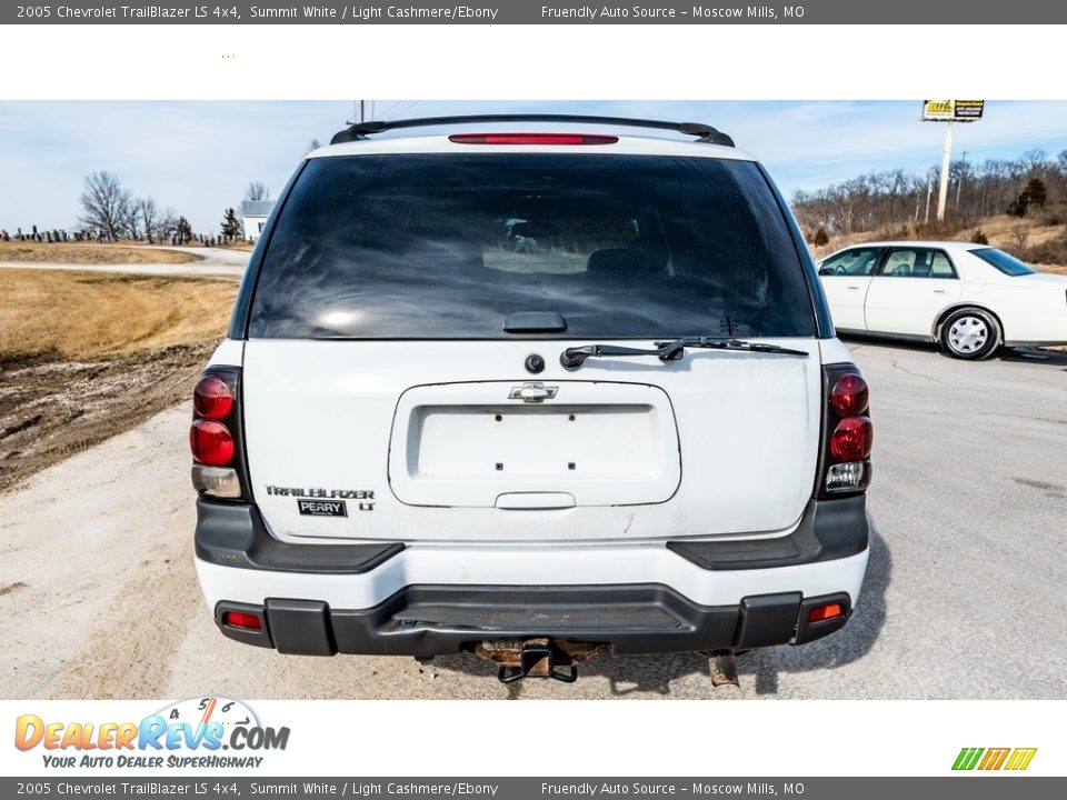 2005 Chevrolet TrailBlazer LS 4x4 Summit White / Light Cashmere/Ebony Photo #5