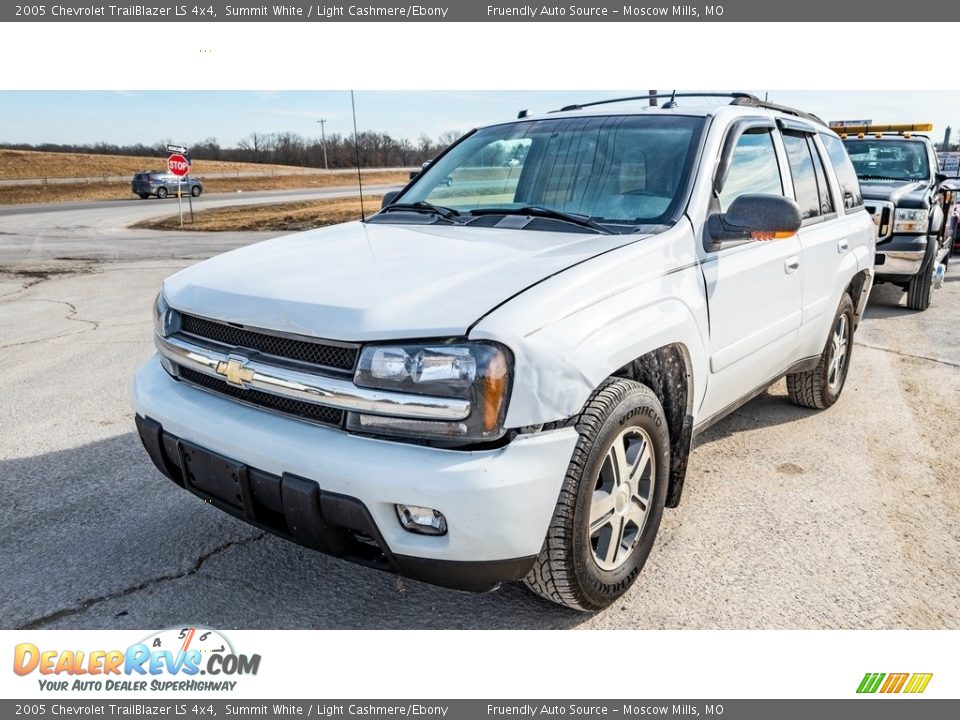 2005 Chevrolet TrailBlazer LS 4x4 Summit White / Light Cashmere/Ebony Photo #8