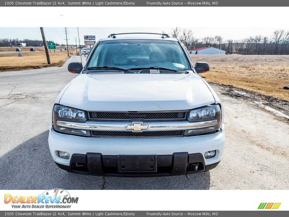 2005 Chevrolet TrailBlazer LS 4x4 Summit White / Light Cashmere/Ebony Photo #9