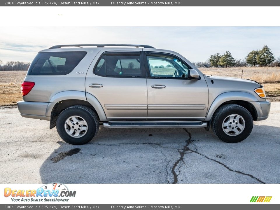 2004 Toyota Sequoia SR5 4x4 Desert Sand Mica / Oak Photo #3