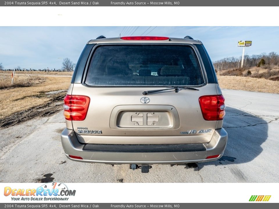 2004 Toyota Sequoia SR5 4x4 Desert Sand Mica / Oak Photo #5