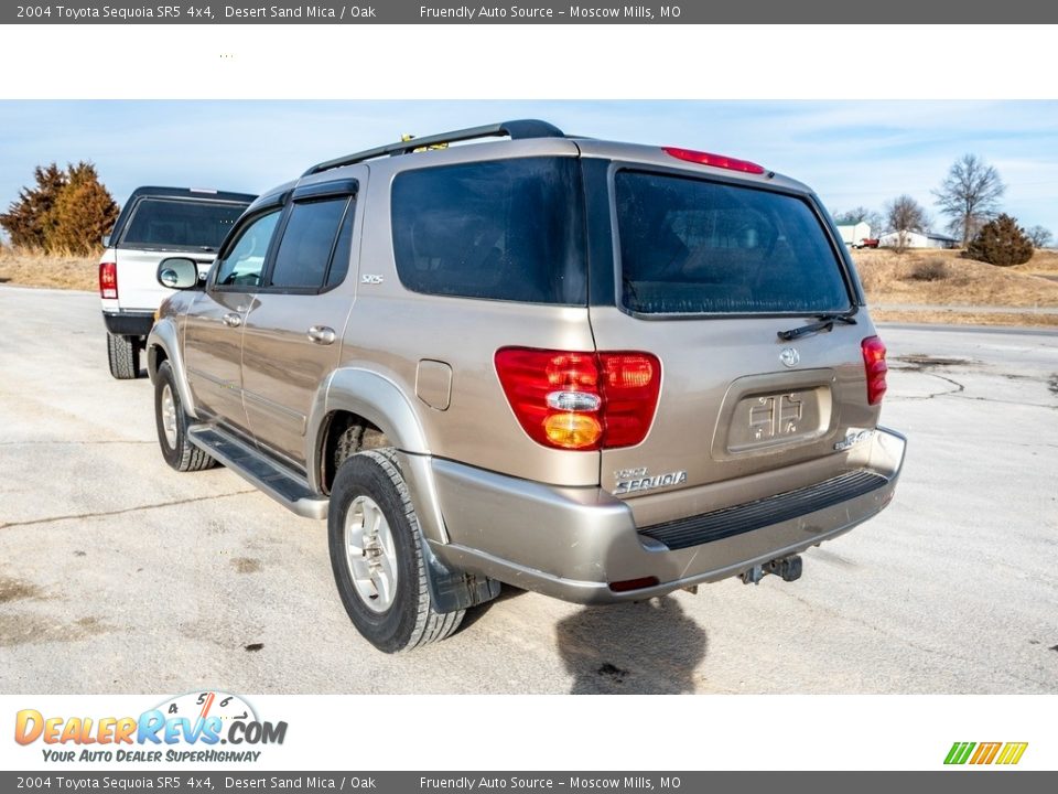 2004 Toyota Sequoia SR5 4x4 Desert Sand Mica / Oak Photo #6