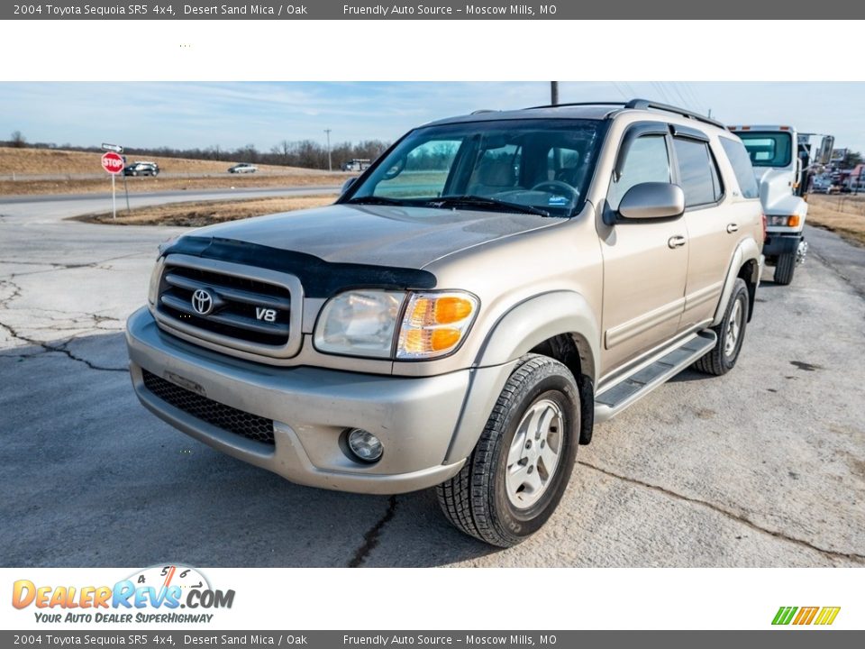 2004 Toyota Sequoia SR5 4x4 Desert Sand Mica / Oak Photo #8