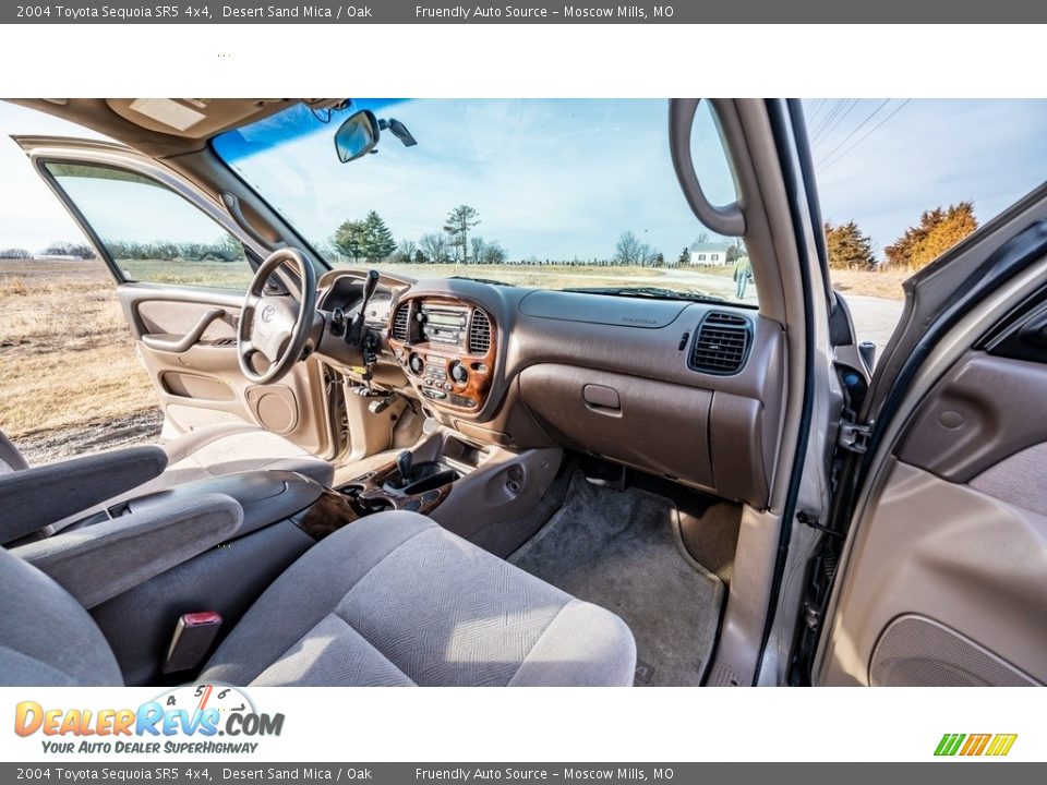 2004 Toyota Sequoia SR5 4x4 Desert Sand Mica / Oak Photo #23