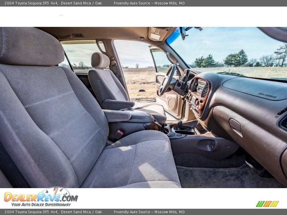 2004 Toyota Sequoia SR5 4x4 Desert Sand Mica / Oak Photo #24