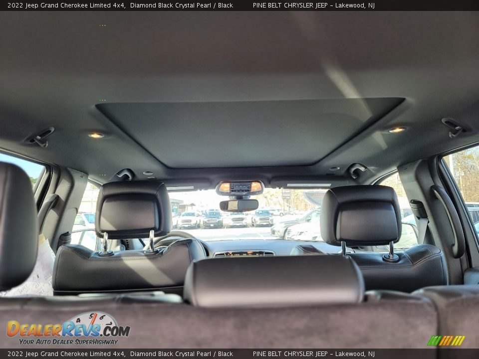 2022 Jeep Grand Cherokee Limited 4x4 Diamond Black Crystal Pearl / Black Photo #9