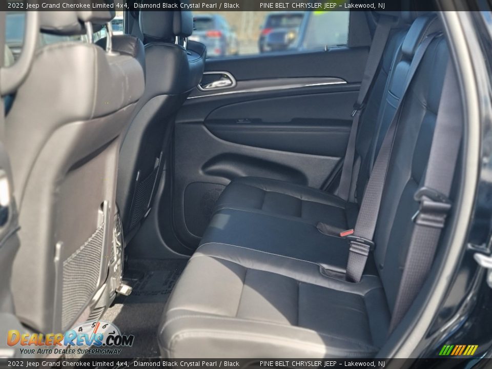 2022 Jeep Grand Cherokee Limited 4x4 Diamond Black Crystal Pearl / Black Photo #10