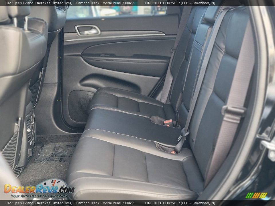 2022 Jeep Grand Cherokee Limited 4x4 Diamond Black Crystal Pearl / Black Photo #9