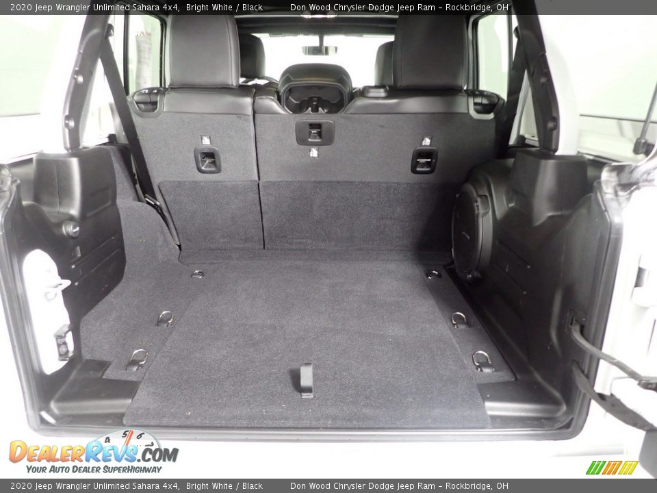 2020 Jeep Wrangler Unlimited Sahara 4x4 Bright White / Black Photo #16