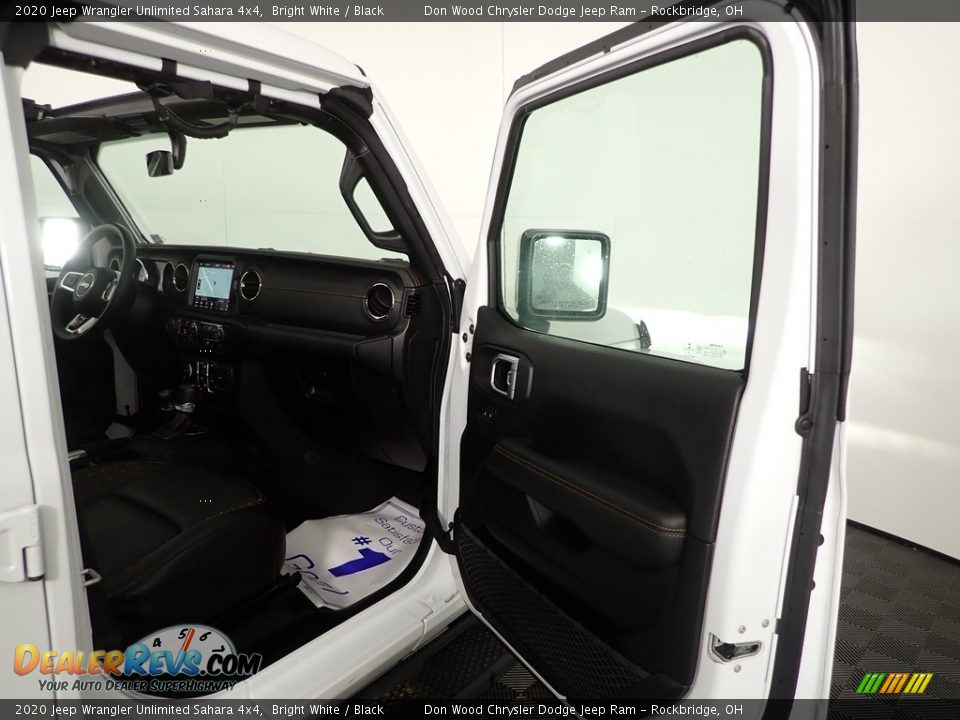 2020 Jeep Wrangler Unlimited Sahara 4x4 Bright White / Black Photo #32