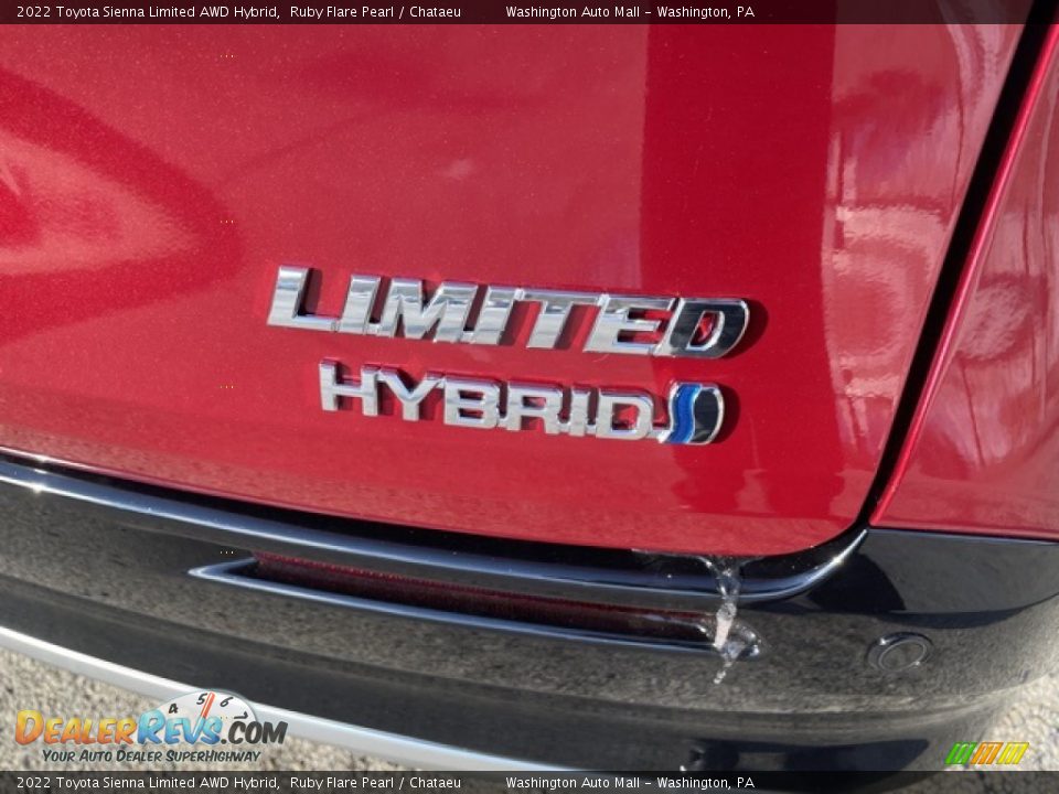 2022 Toyota Sienna Limited AWD Hybrid Logo Photo #24