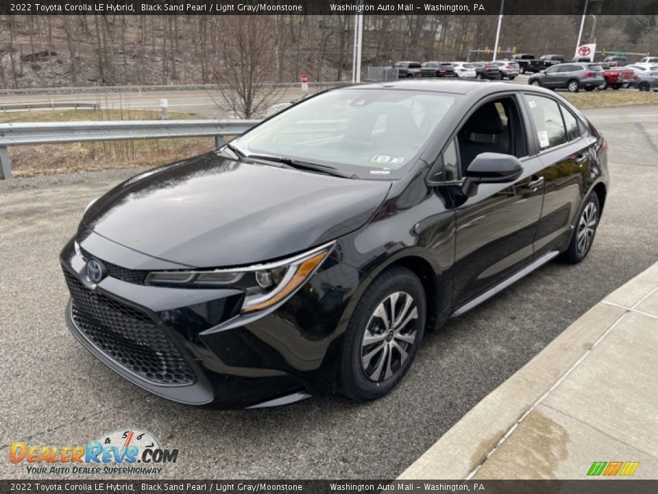 Front 3/4 View of 2022 Toyota Corolla LE Hybrid Photo #7