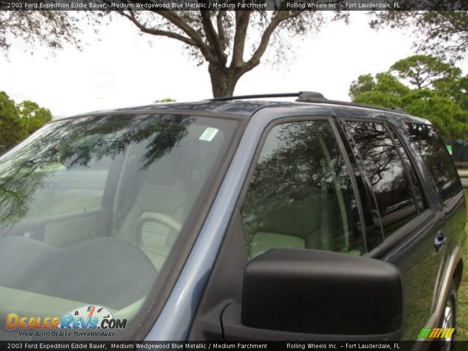 2003 Ford Expedition Eddie Bauer Medium Wedgewood Blue Metallic / Medium Parchment Photo #30
