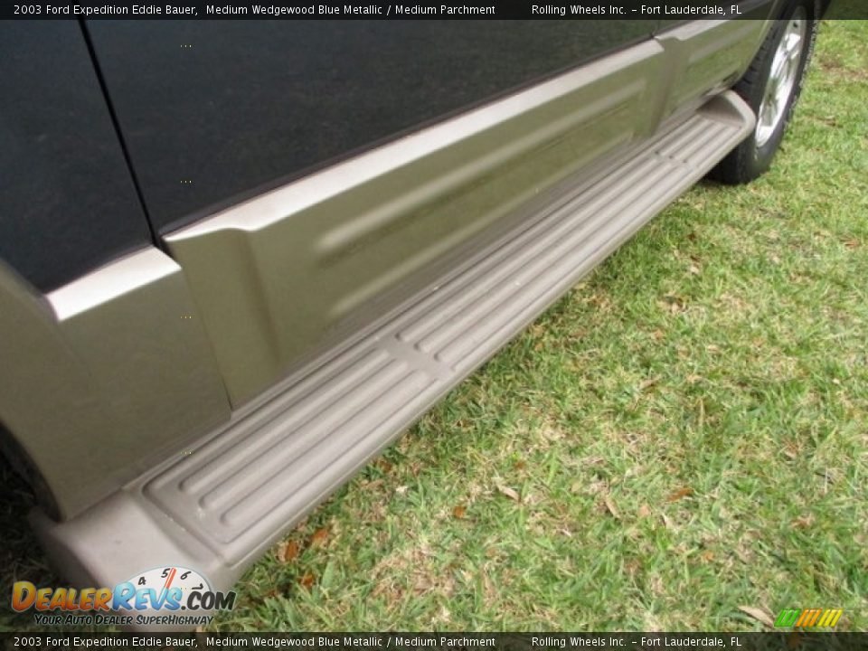 2003 Ford Expedition Eddie Bauer Medium Wedgewood Blue Metallic / Medium Parchment Photo #32