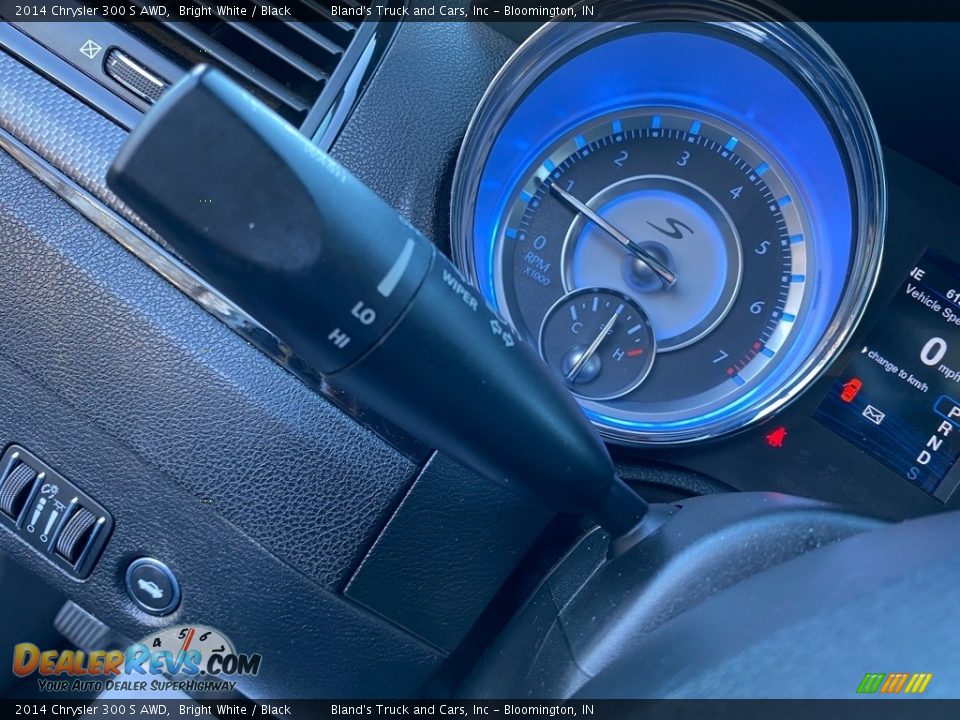 Controls of 2014 Chrysler 300 S AWD Photo #21
