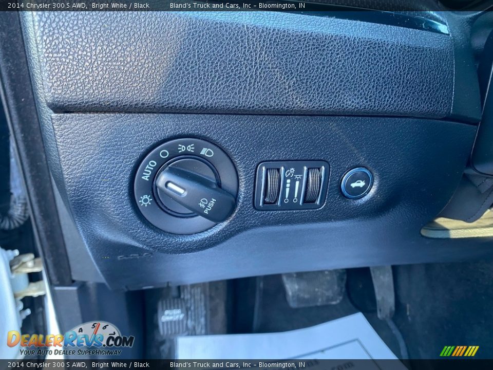 Controls of 2014 Chrysler 300 S AWD Photo #23
