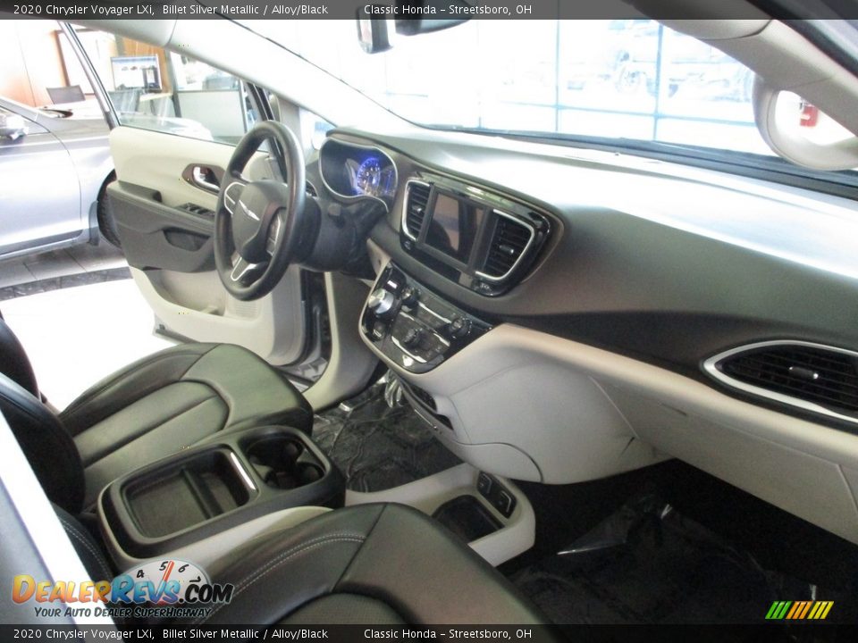 2020 Chrysler Voyager LXi Billet Silver Metallic / Alloy/Black Photo #15