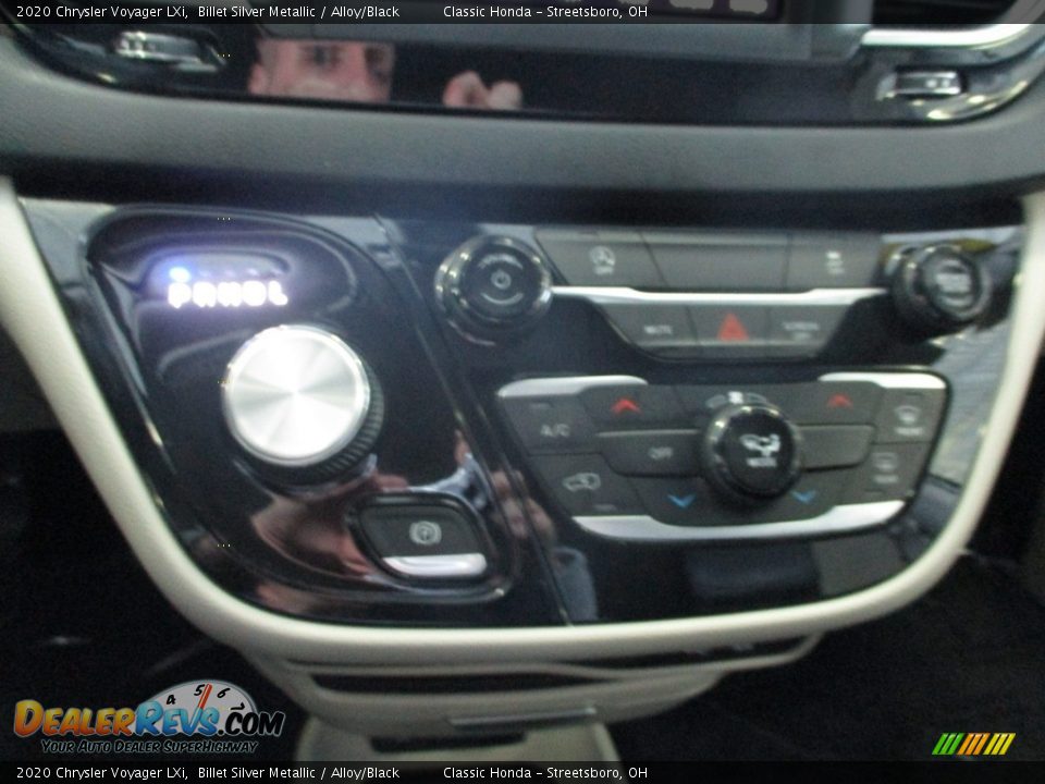 2020 Chrysler Voyager LXi Billet Silver Metallic / Alloy/Black Photo #32
