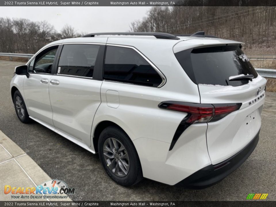 2022 Toyota Sienna XLE Hybrid Super White / Graphite Photo #2