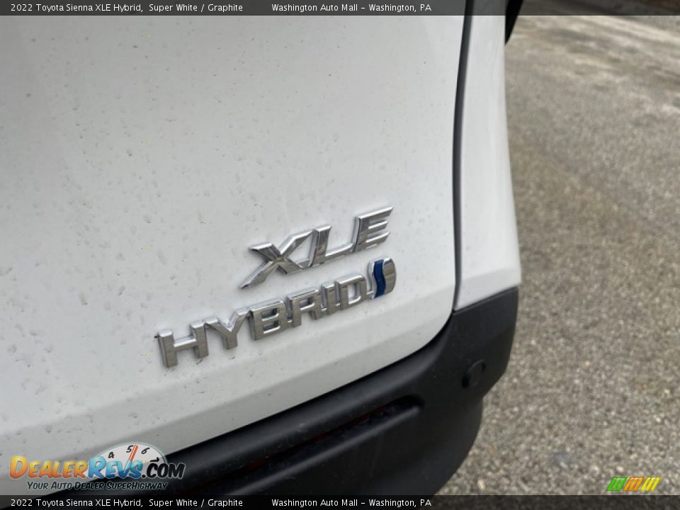 2022 Toyota Sienna XLE Hybrid Super White / Graphite Photo #28