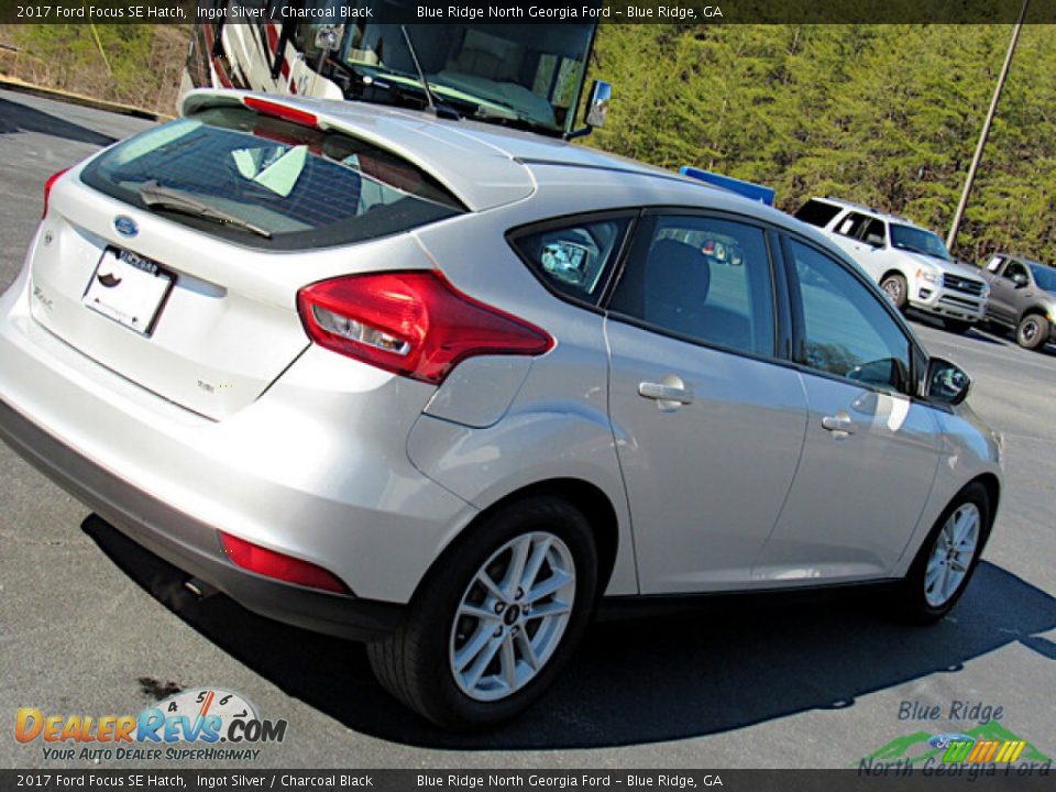 2017 Ford Focus SE Hatch Ingot Silver / Charcoal Black Photo #27