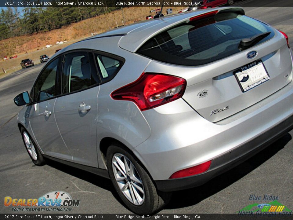 2017 Ford Focus SE Hatch Ingot Silver / Charcoal Black Photo #28