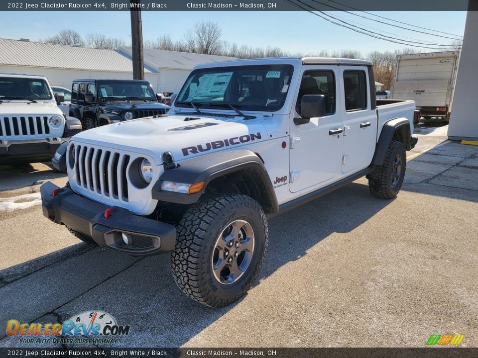 Front 3/4 View of 2022 Jeep Gladiator Rubicon 4x4 Photo #2