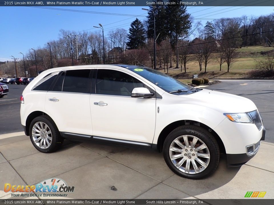 Front 3/4 View of 2015 Lincoln MKX AWD Photo #7