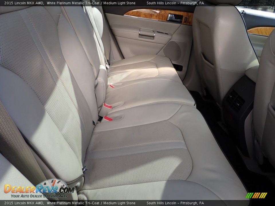 Rear Seat of 2015 Lincoln MKX AWD Photo #14