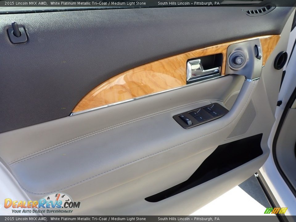 Door Panel of 2015 Lincoln MKX AWD Photo #18