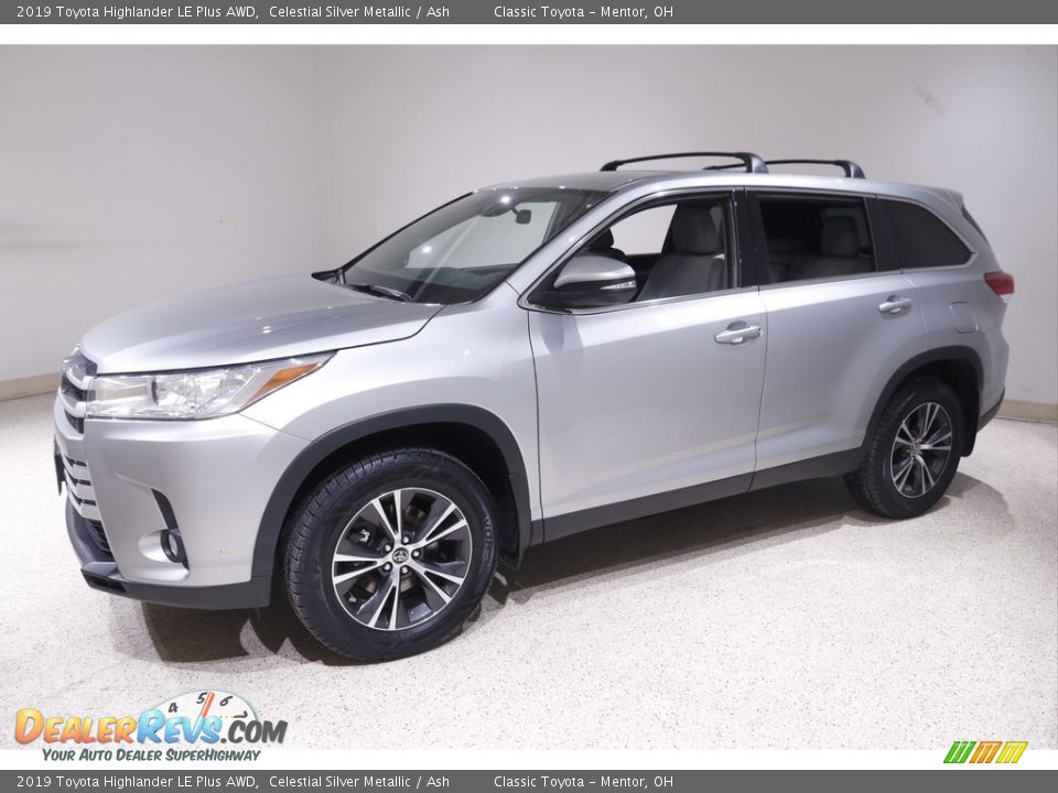2019 Toyota Highlander LE Plus AWD Celestial Silver Metallic / Ash Photo #3