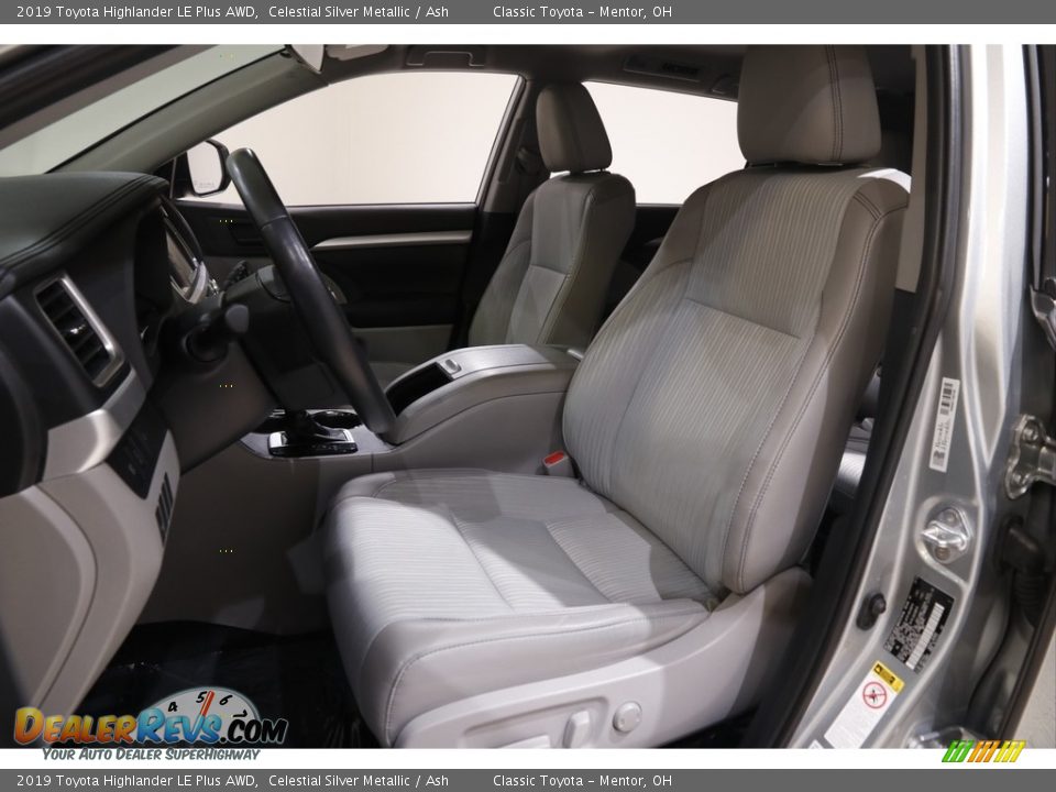 2019 Toyota Highlander LE Plus AWD Celestial Silver Metallic / Ash Photo #5