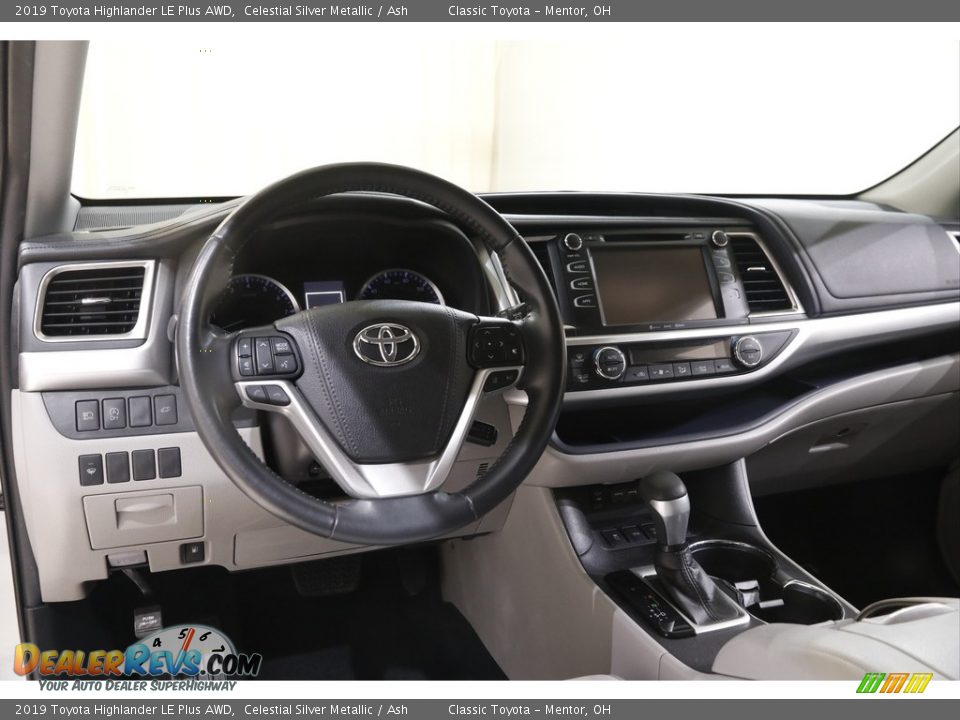 2019 Toyota Highlander LE Plus AWD Celestial Silver Metallic / Ash Photo #6