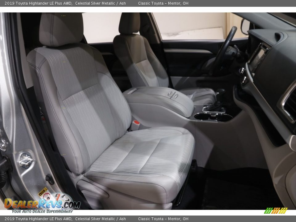 2019 Toyota Highlander LE Plus AWD Celestial Silver Metallic / Ash Photo #14