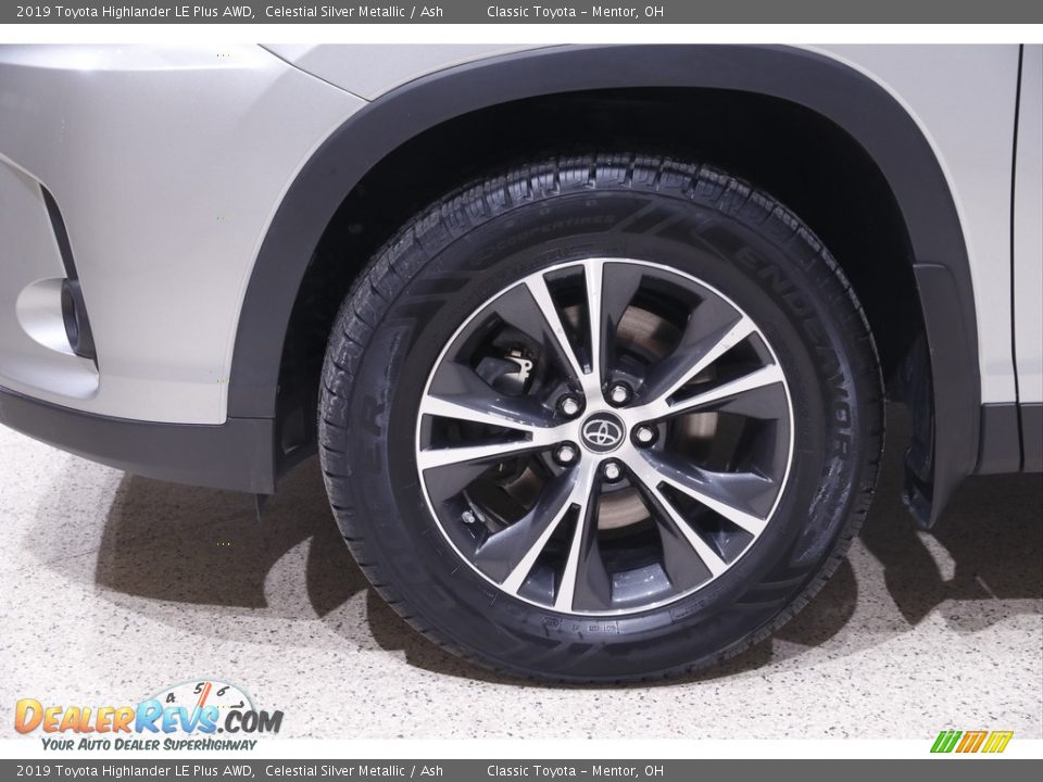 2019 Toyota Highlander LE Plus AWD Celestial Silver Metallic / Ash Photo #20
