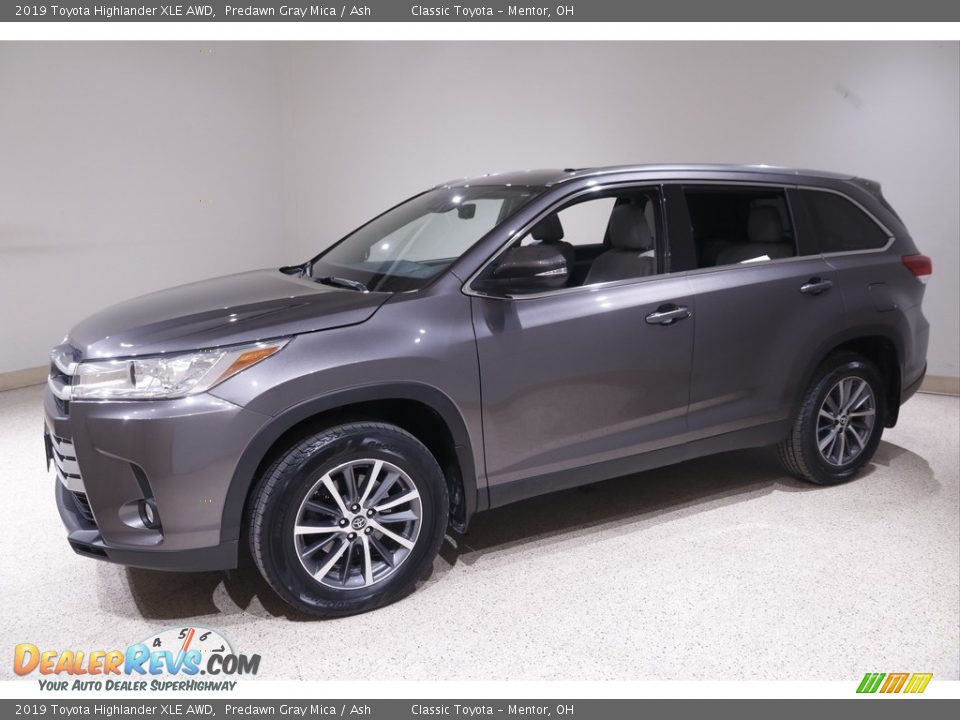 2019 Toyota Highlander XLE AWD Predawn Gray Mica / Ash Photo #3