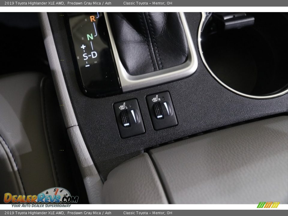 2019 Toyota Highlander XLE AWD Predawn Gray Mica / Ash Photo #15