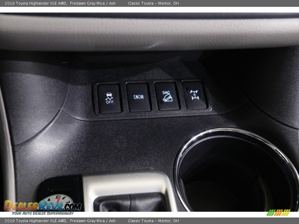 2019 Toyota Highlander XLE AWD Predawn Gray Mica / Ash Photo #16