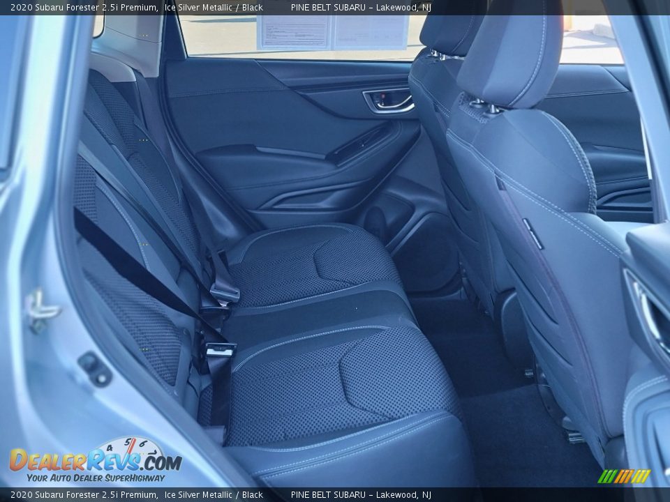 2020 Subaru Forester 2.5i Premium Ice Silver Metallic / Black Photo #27